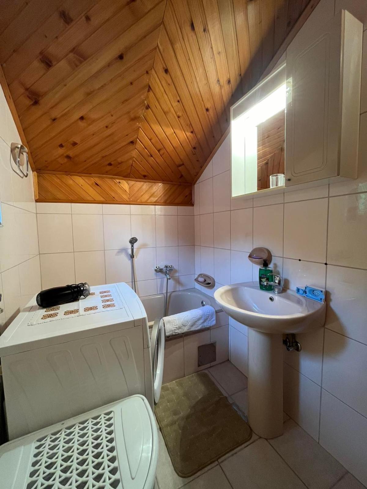 Guesthouse Vratnik サラエヴォ エクステリア 写真
