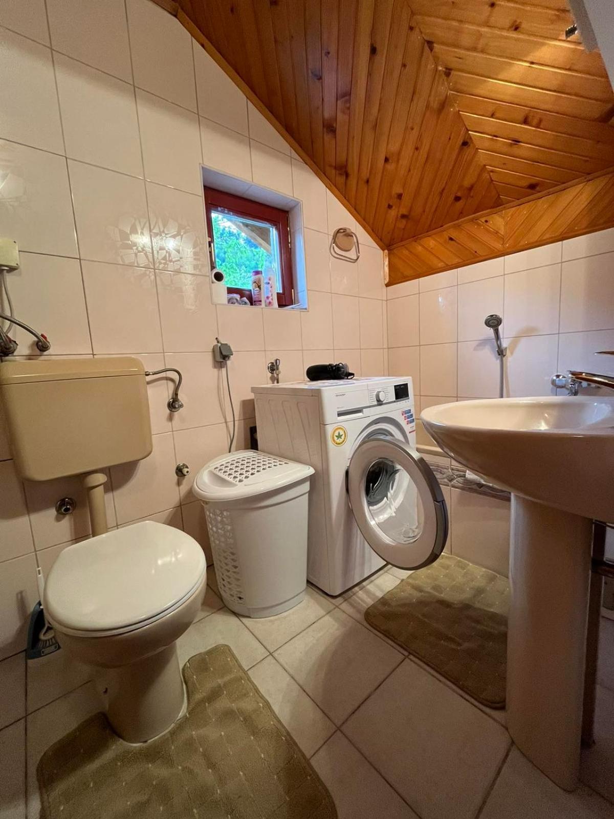 Guesthouse Vratnik サラエヴォ エクステリア 写真