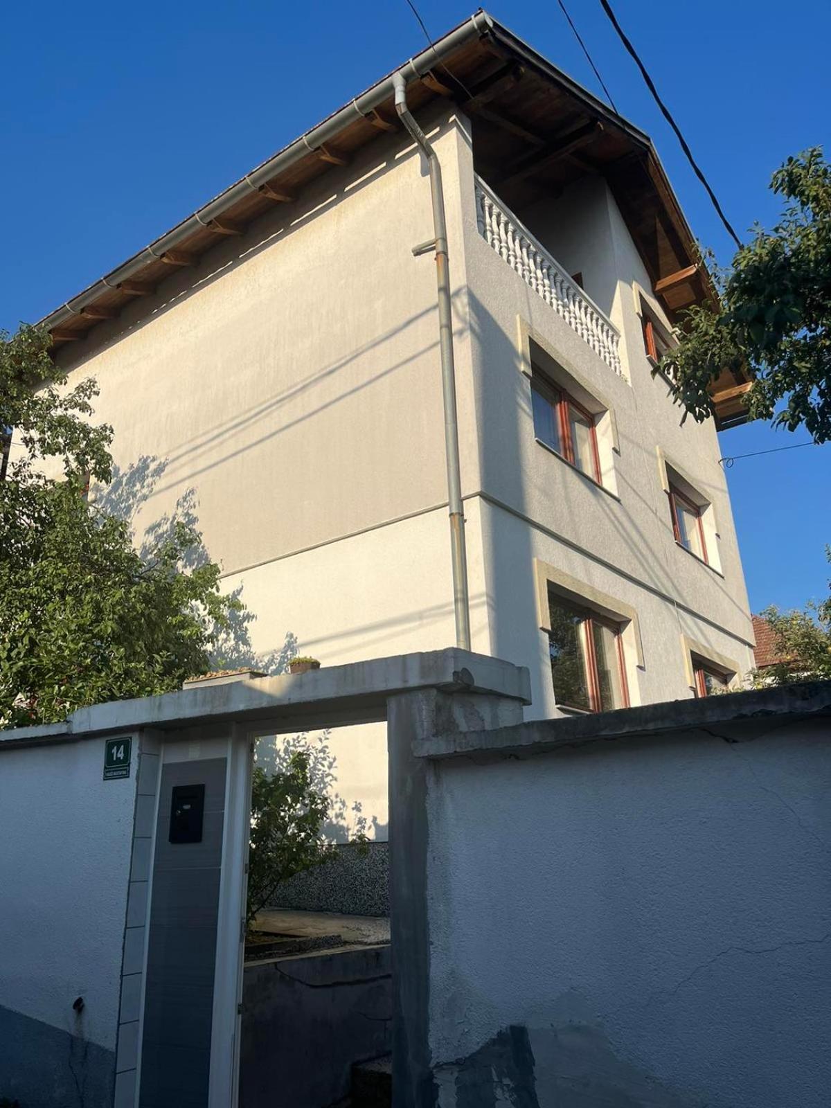 Guesthouse Vratnik サラエヴォ エクステリア 写真